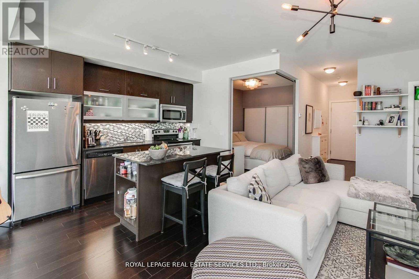 330 - 90 Stadium Road, Toronto, ON - Indoor Photo Showing Kitchen With Stainless Steel Kitchen