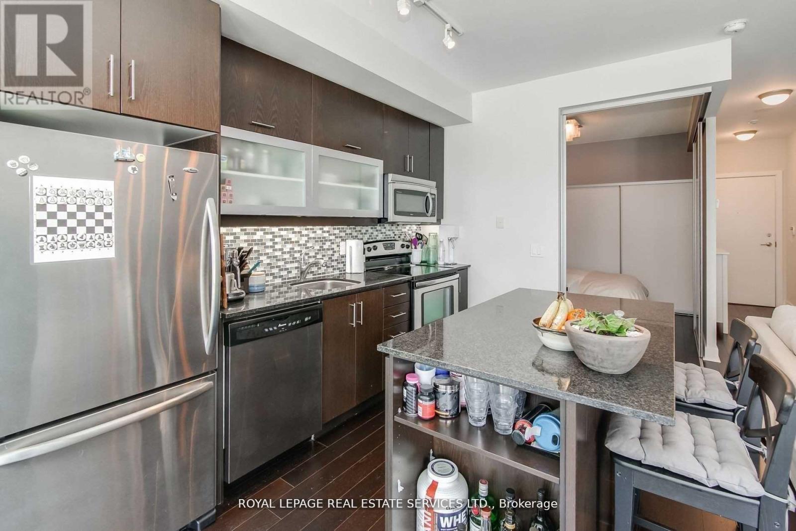 330 - 90 Stadium Road, Toronto, ON - Indoor Photo Showing Kitchen With Stainless Steel Kitchen With Upgraded Kitchen