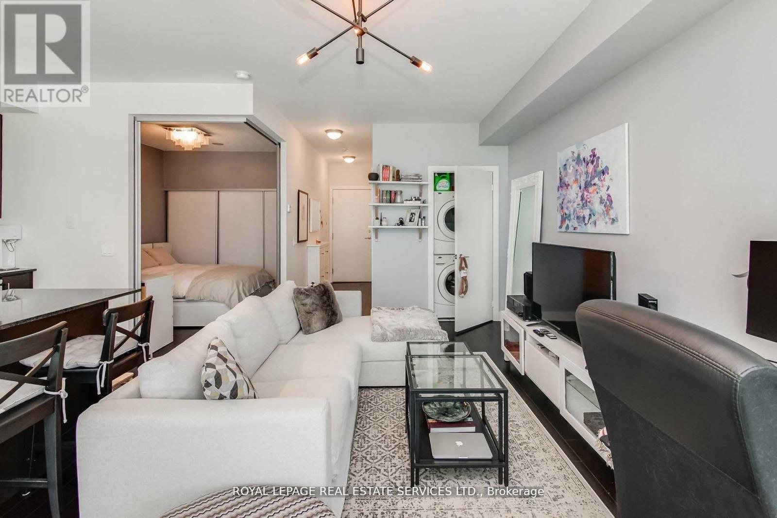 330 - 90 Stadium Road, Toronto, ON - Indoor