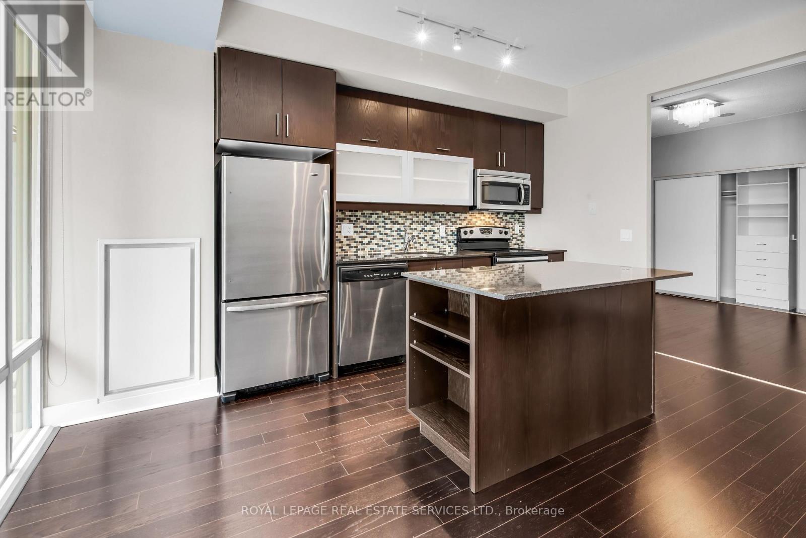 330 - 90 Stadium Road, Toronto, ON - Indoor Photo Showing Kitchen With Stainless Steel Kitchen With Upgraded Kitchen