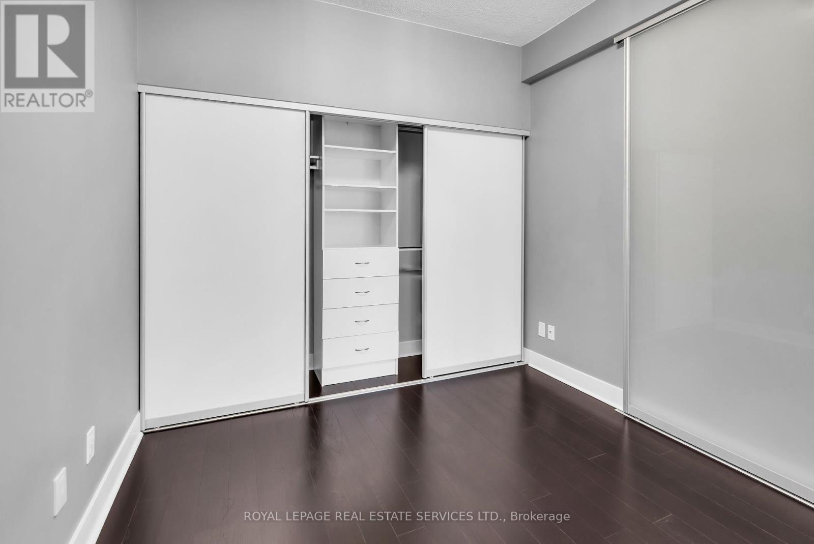 330 - 90 Stadium Road, Toronto, ON - Indoor Photo Showing Other Room