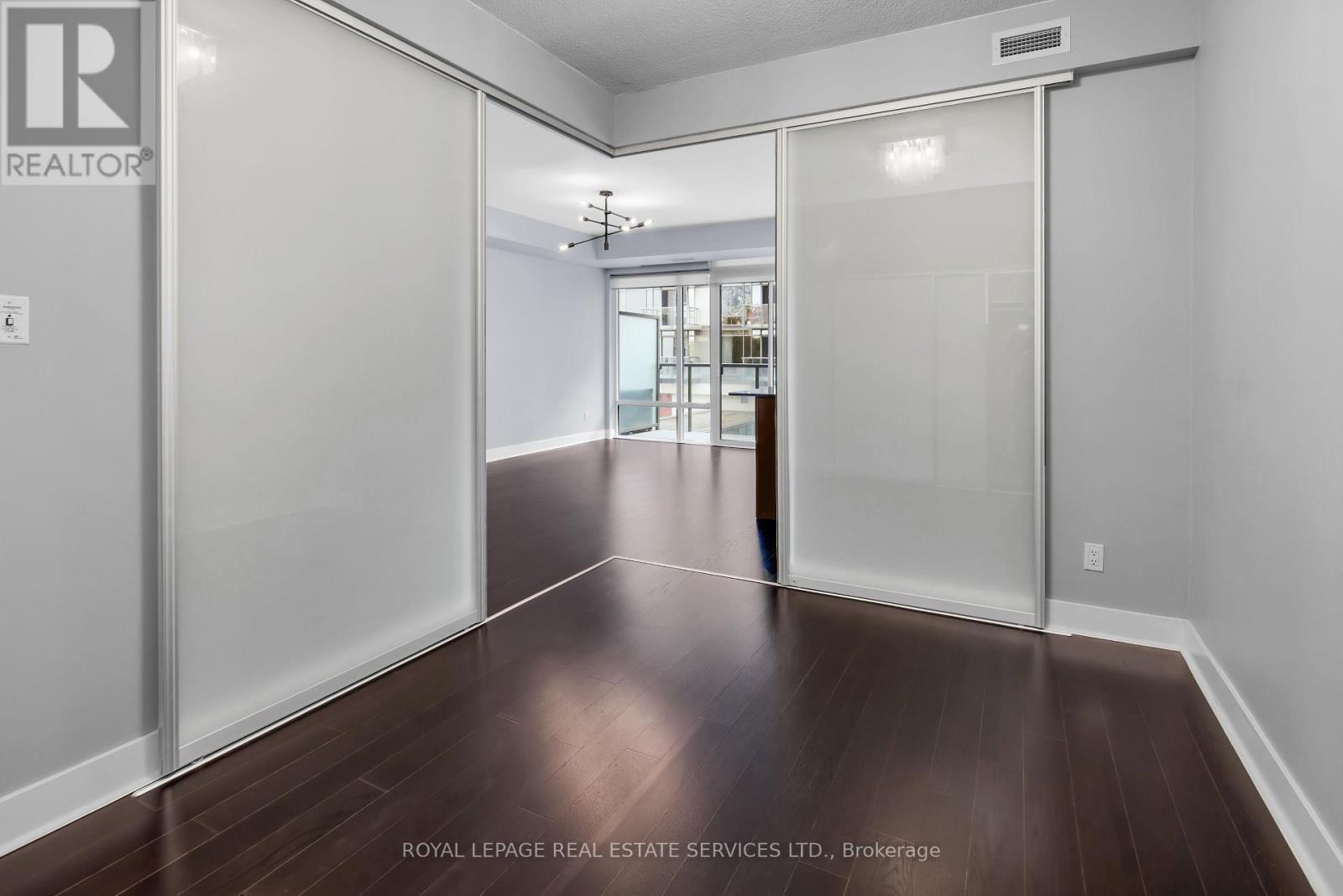 330 - 90 Stadium Road, Toronto, ON - Indoor Photo Showing Other Room