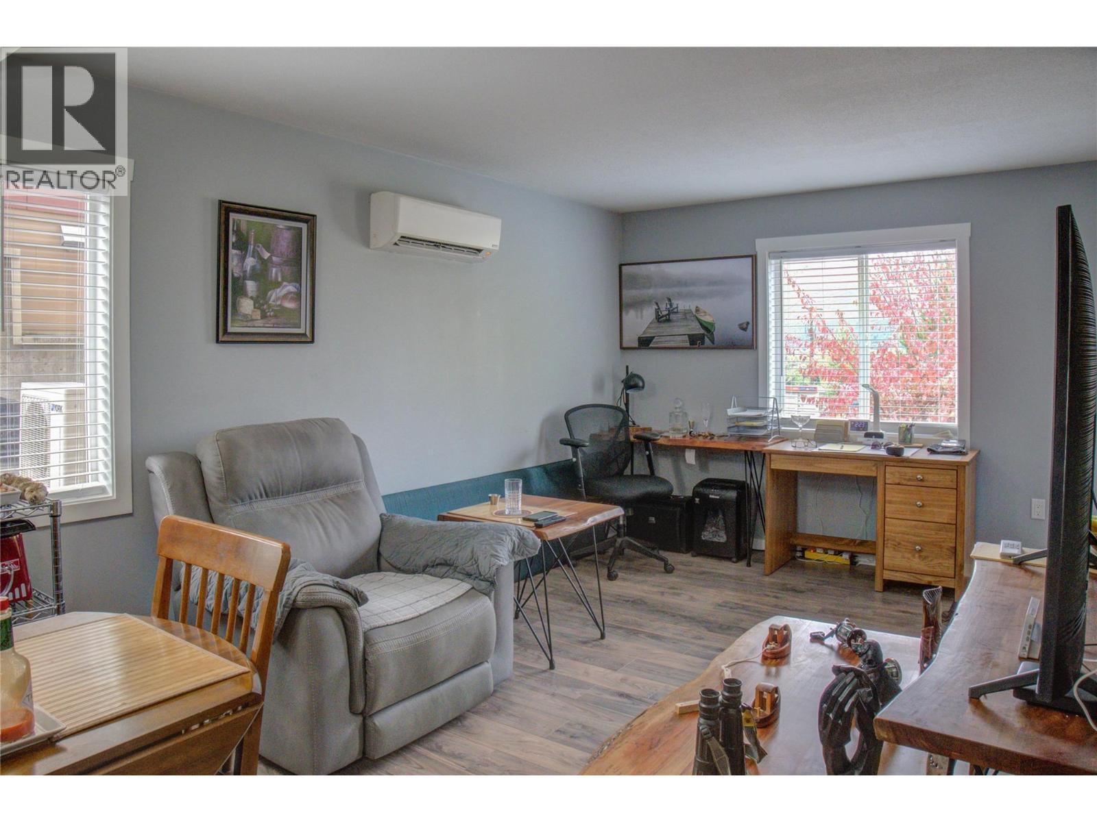 1070 1 Street Se Unit# 2, Salmon Arm, BC - Indoor