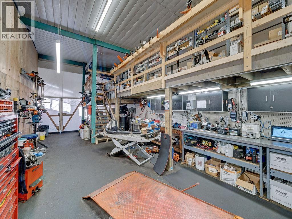 921 Gibsons Way, Gibsons, BC