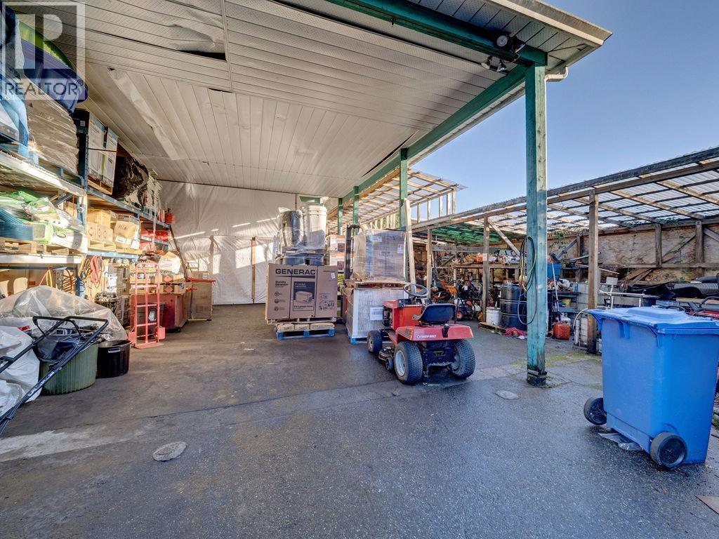 921 Gibsons Way, Gibsons, BC