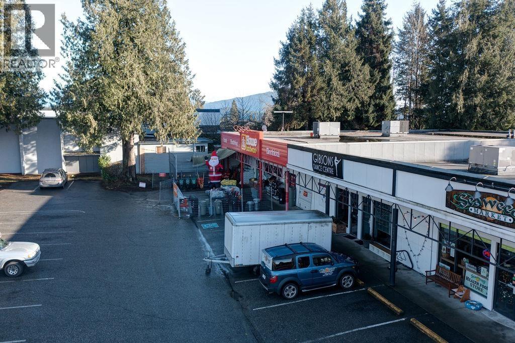 921 Gibsons Way, Gibsons, BC