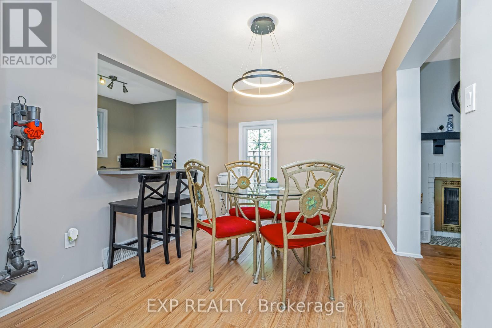 65 - 1029 Meadowlands Drive, Ottawa, ON - Indoor Photo Showing Dining Room