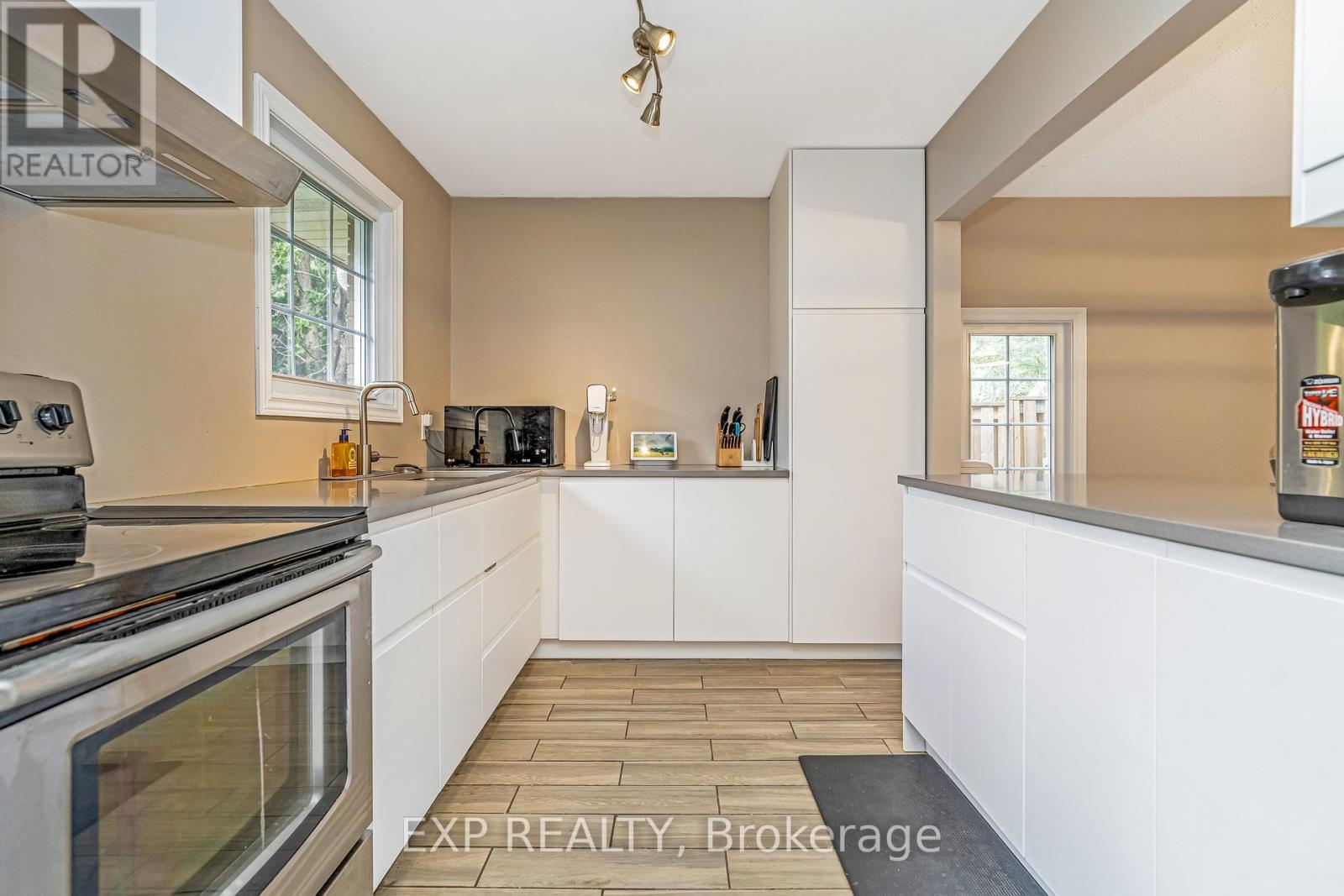 65 - 1029 Meadowlands Drive, Ottawa, ON - Indoor Photo Showing Kitchen