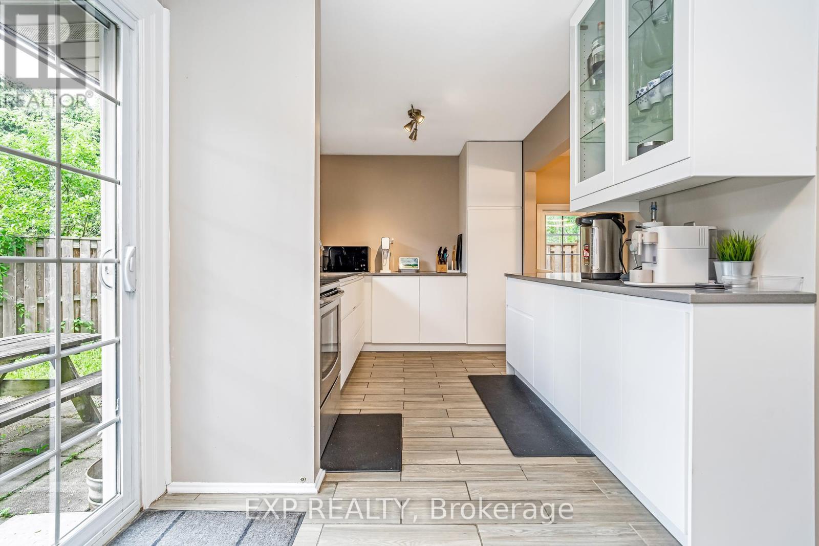 65 - 1029 Meadowlands Drive, Ottawa, ON - Indoor Photo Showing Kitchen