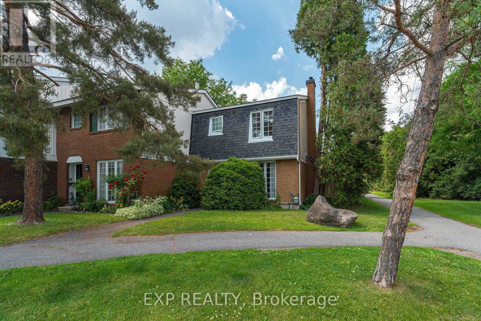 65 - 1029 Meadowlands Drive, Ottawa, ON - Outdoor