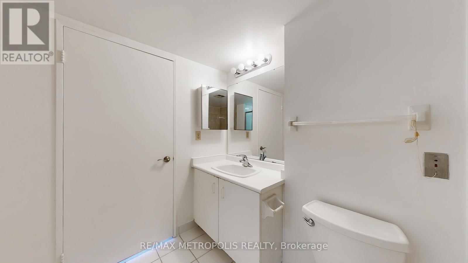 1609 - 75 King Street E, Mississauga, ON - Indoor Photo Showing Bathroom