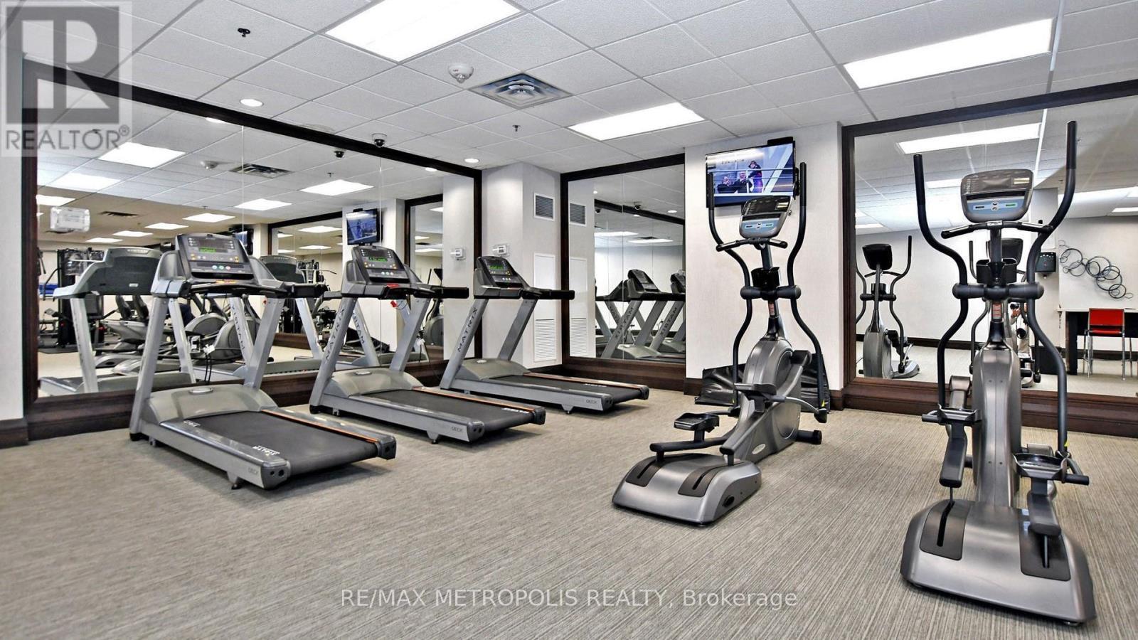 1609 - 75 King Street E, Mississauga, ON - Indoor Photo Showing Gym Room