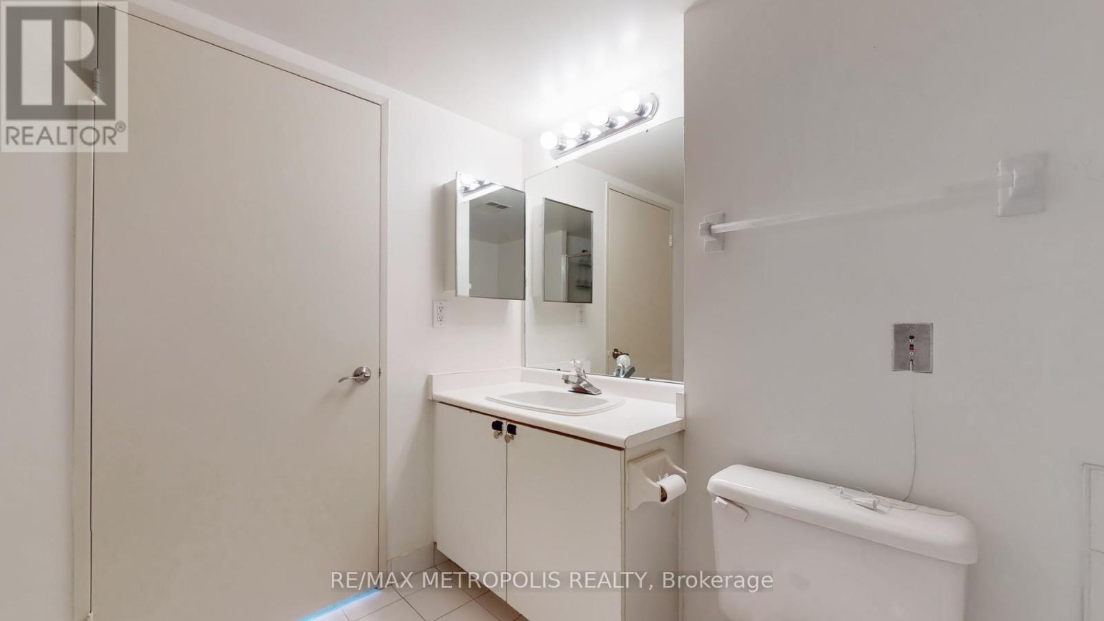 1709 - 75 King Street E, Mississauga, ON - Indoor Photo Showing Bathroom