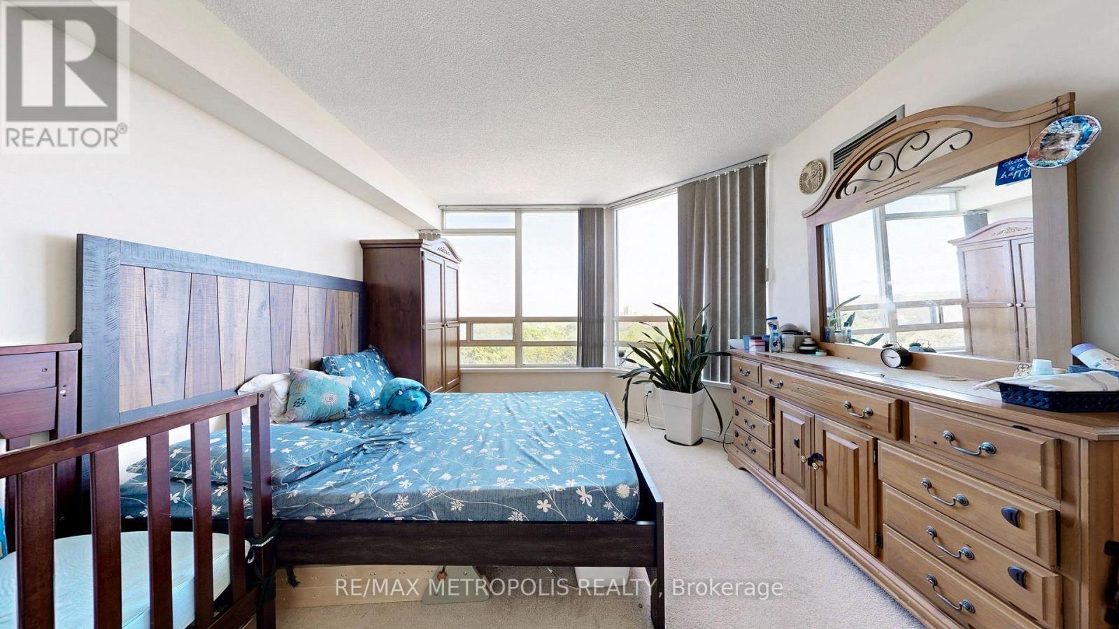 1202 - 75 King Street E, Mississauga, ON - Indoor Photo Showing Bedroom