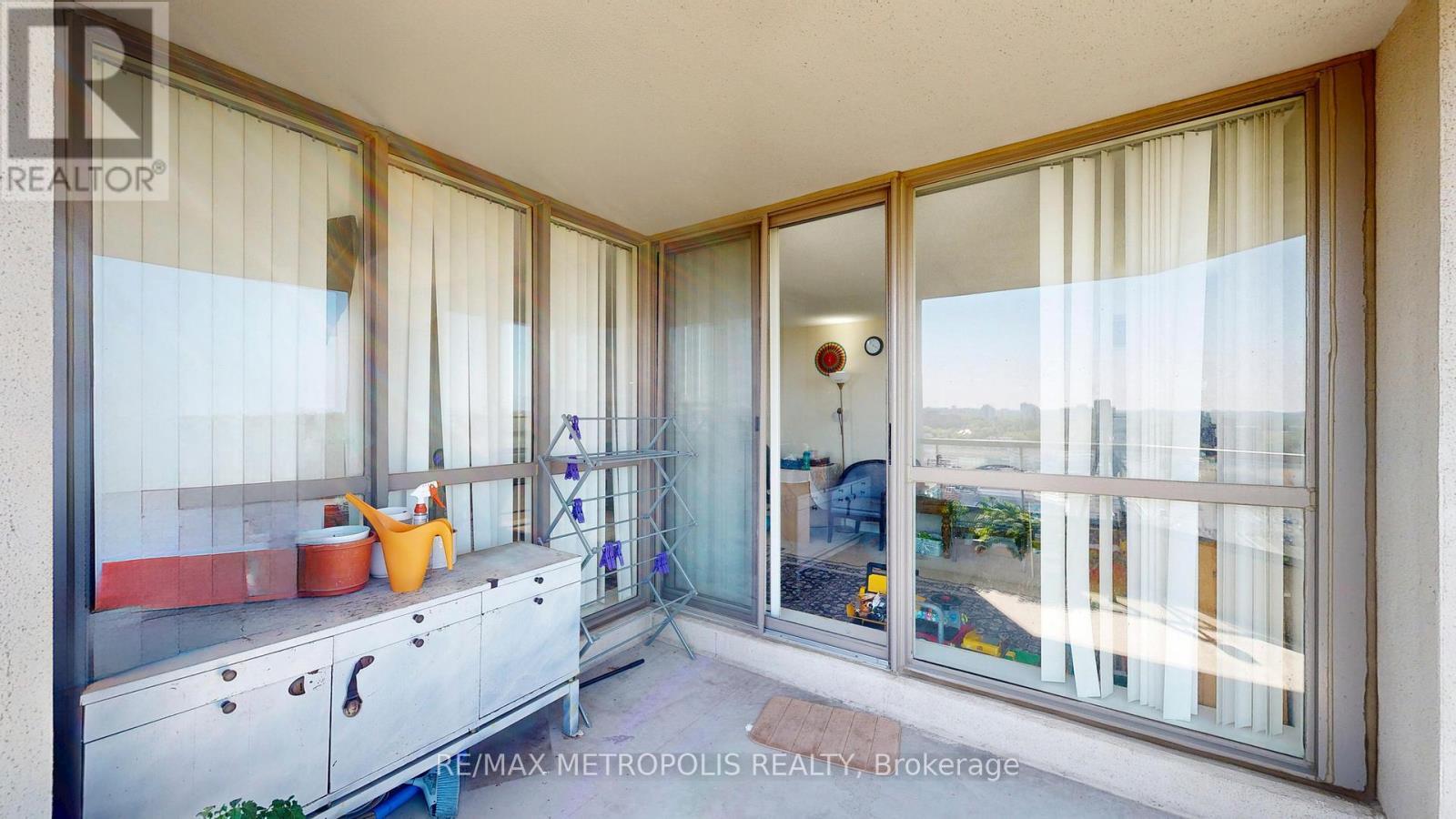 1202 - 75 King Street E, Mississauga, ON - Indoor Photo Showing Other Room