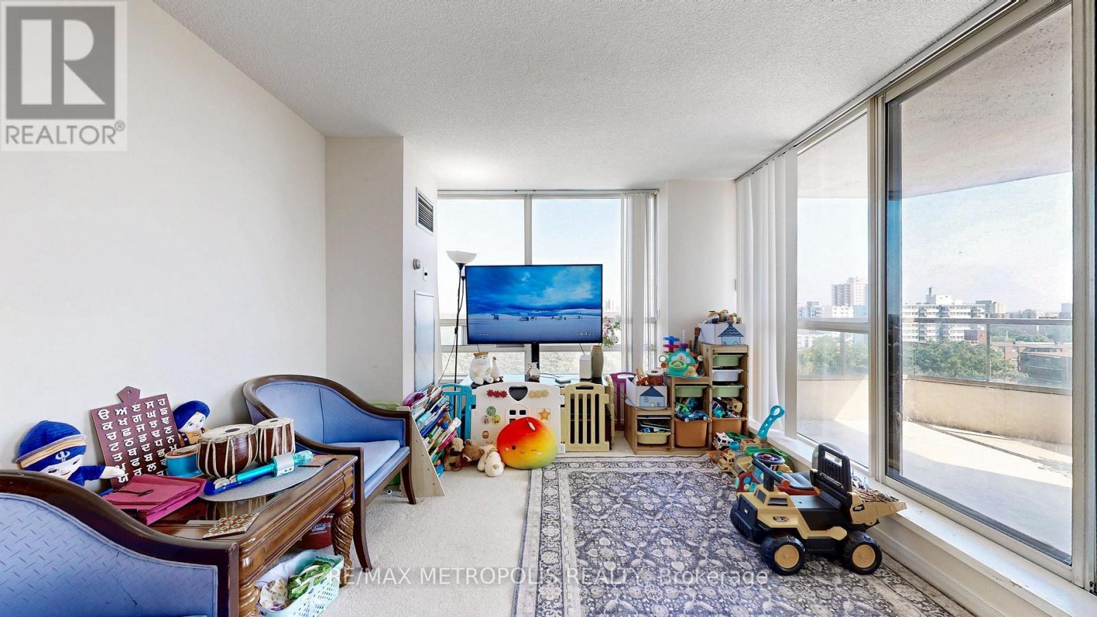 1202 - 75 King Street E, Mississauga, ON - Indoor