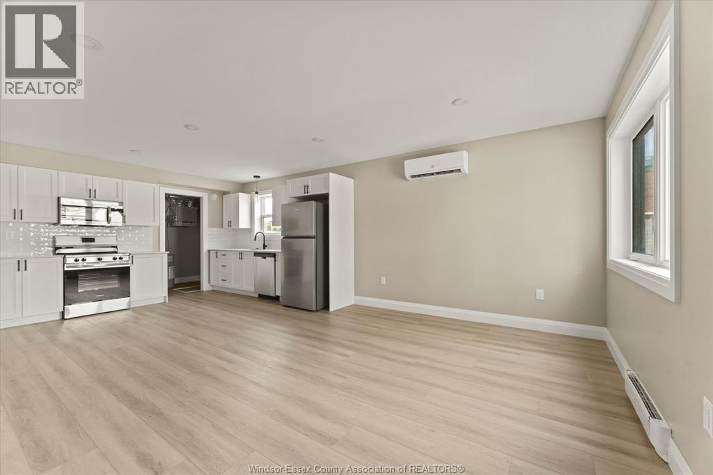 854 University Unit# Upper, Windsor, ON - Indoor Photo Showing Kitchen