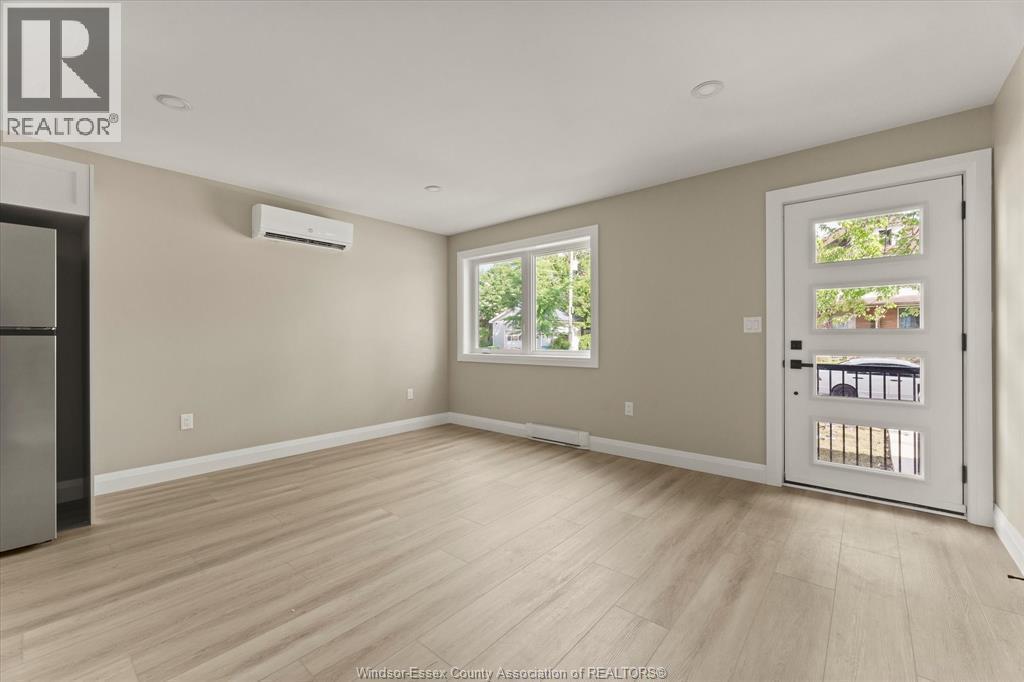 854 University Unit# Upper, Windsor, ON - Indoor Photo Showing Other Room