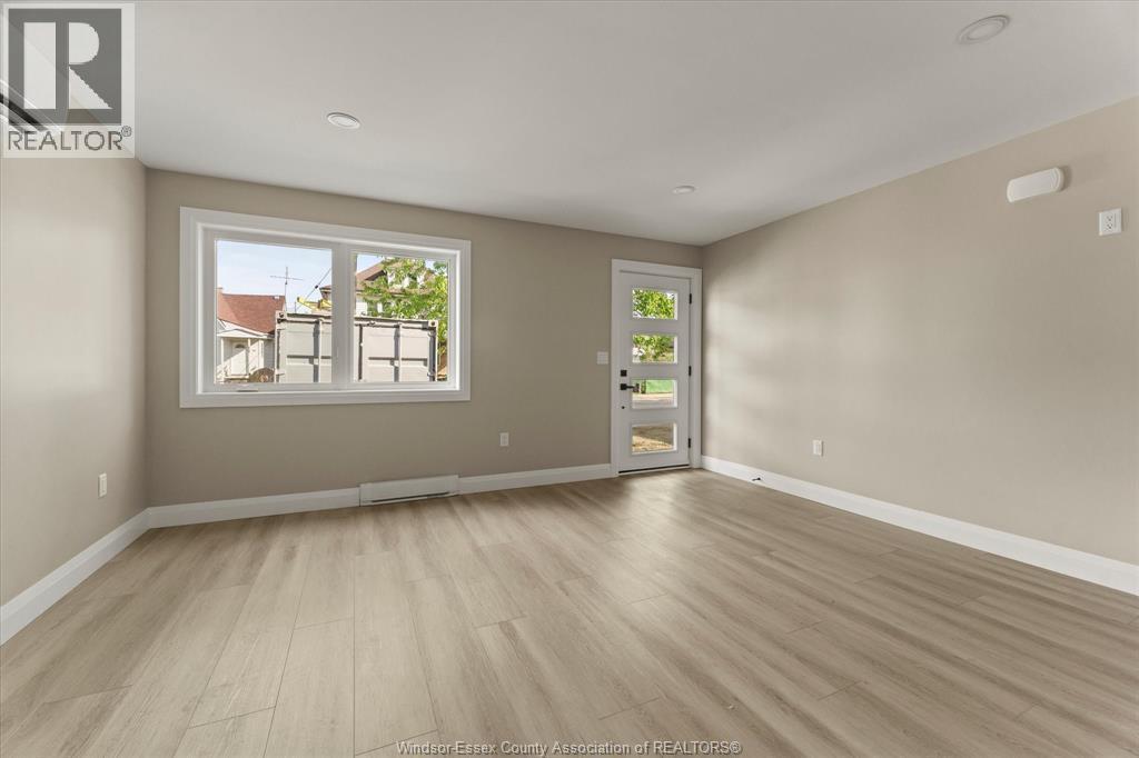 854 University Unit# Upper, Windsor, ON - Indoor Photo Showing Other Room