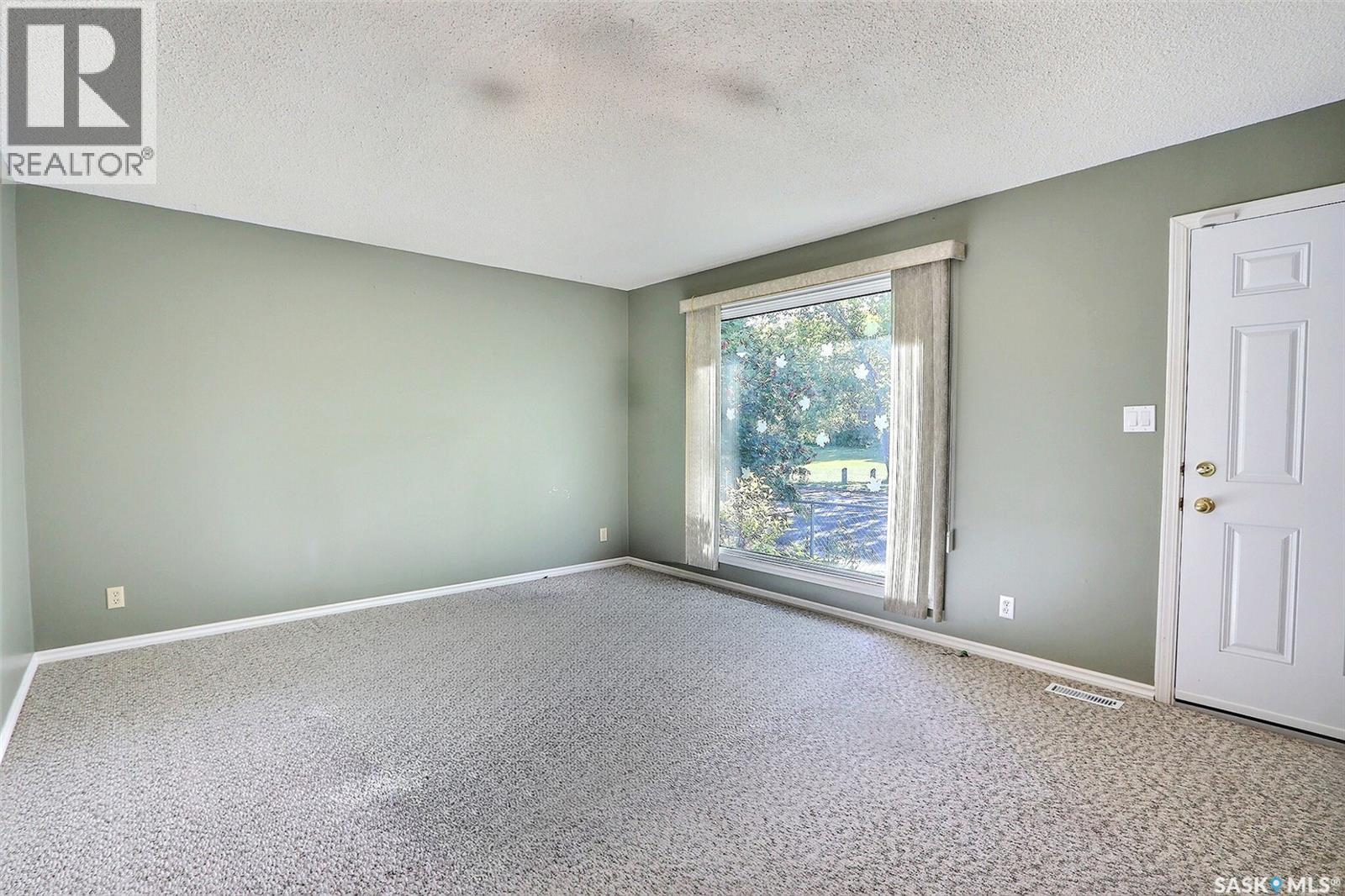 165 Macdowall Crescent, Prince Albert, SK - Indoor Photo Showing Other Room