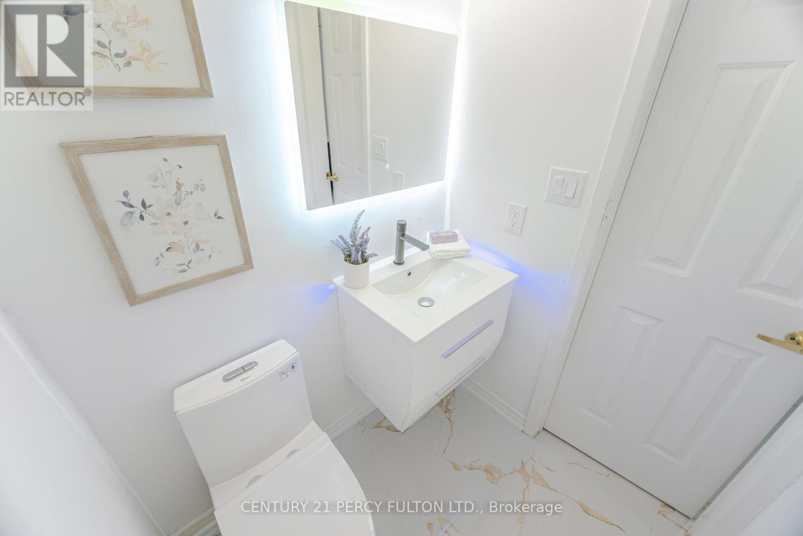 22 Lowder Place, Whitby, ON - Indoor Photo Showing Bathroom