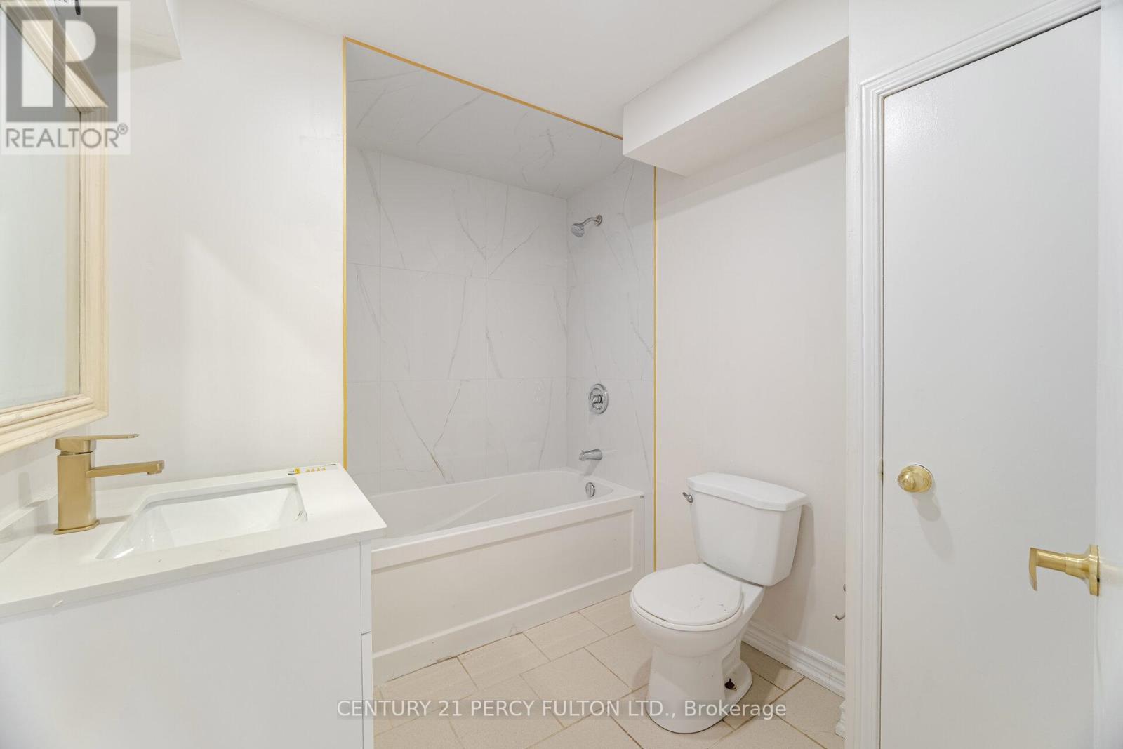 22 Lowder Place, Whitby, ON - Indoor Photo Showing Bathroom