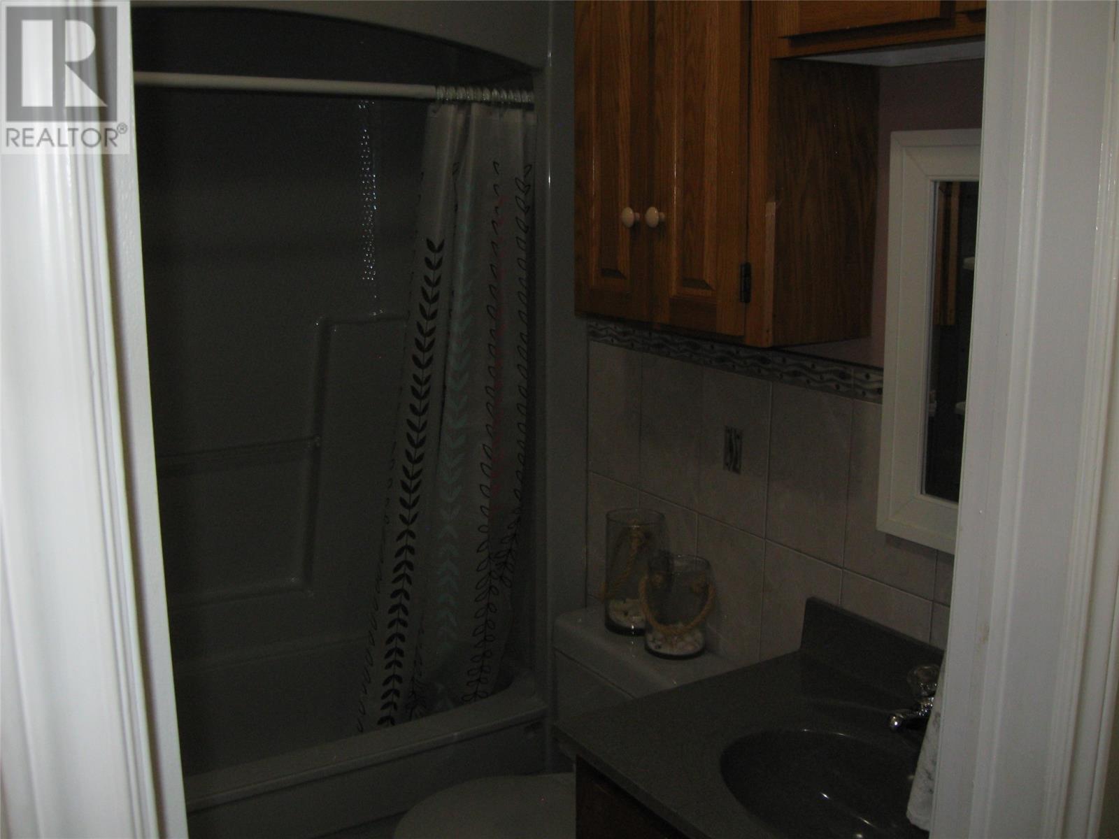 93 Forest Road, Conception Bay South, NL - Indoor Photo Showing Bathroom