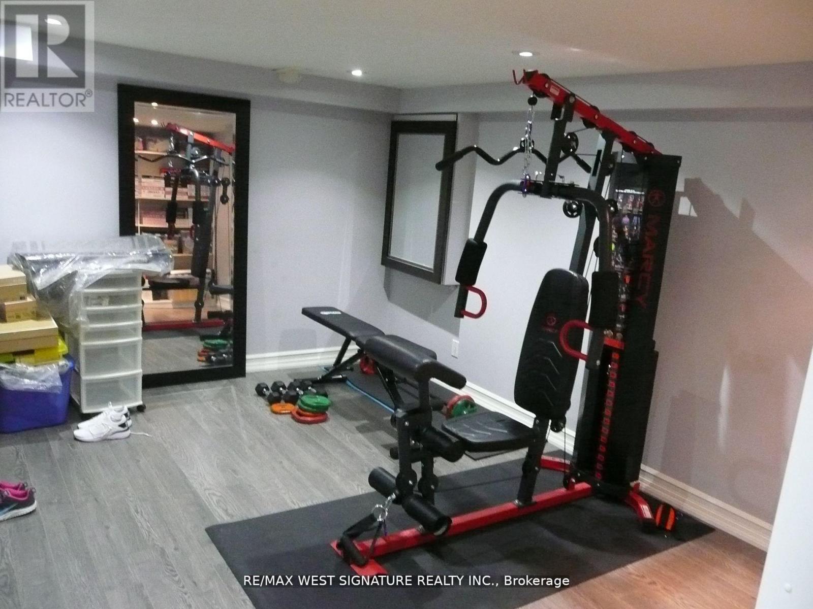 70 Robertson Close, Vaughan, ON - Indoor Photo Showing Other Room