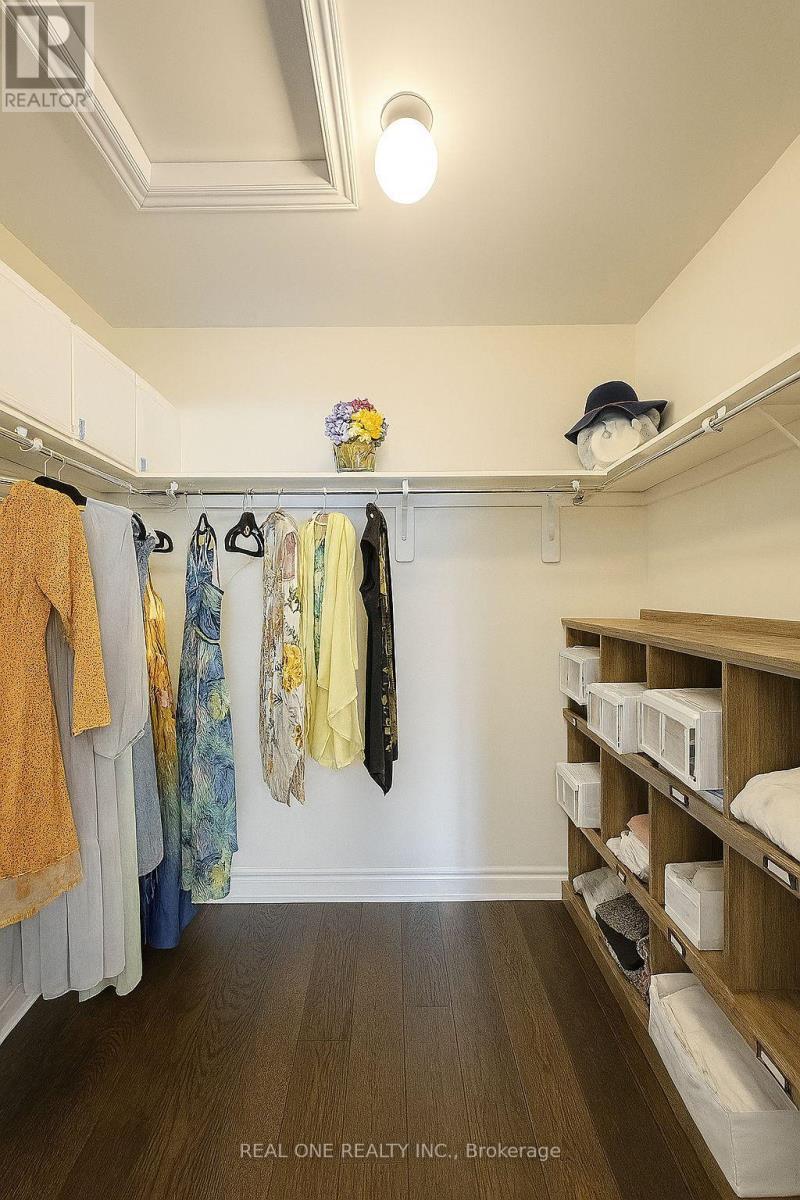 998 Wilbur Pipher Circle, Newmarket, ON - Indoor With Storage