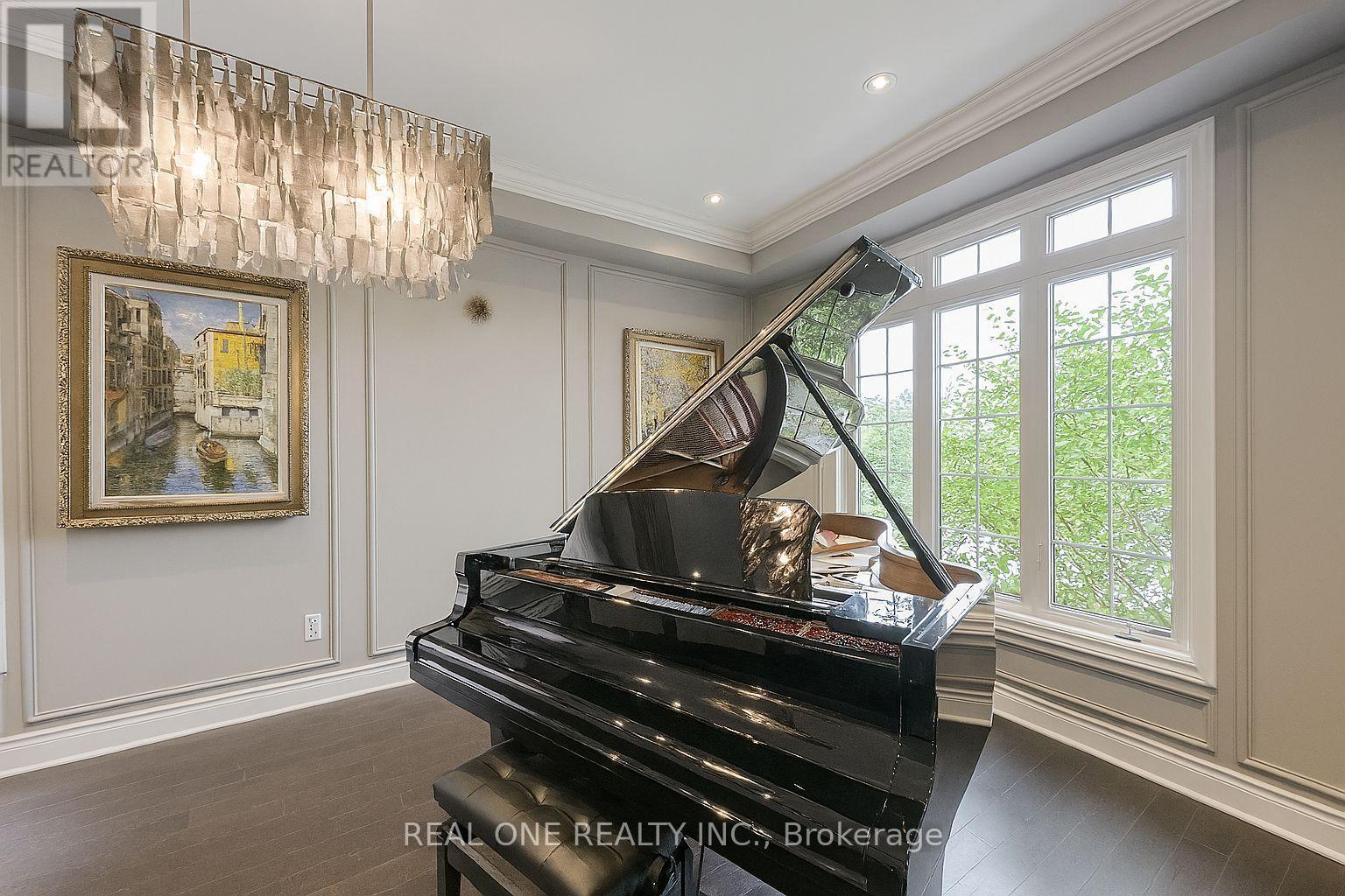 998 Wilbur Pipher Circle, Newmarket, ON - Indoor Photo Showing Other Room