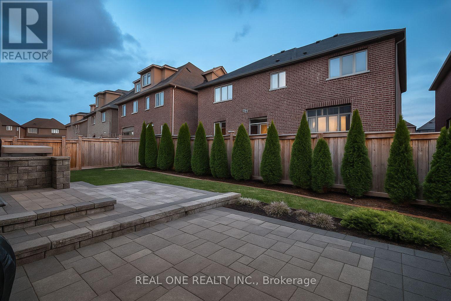998 Wilbur Pipher Circle, Newmarket, ON - Outdoor