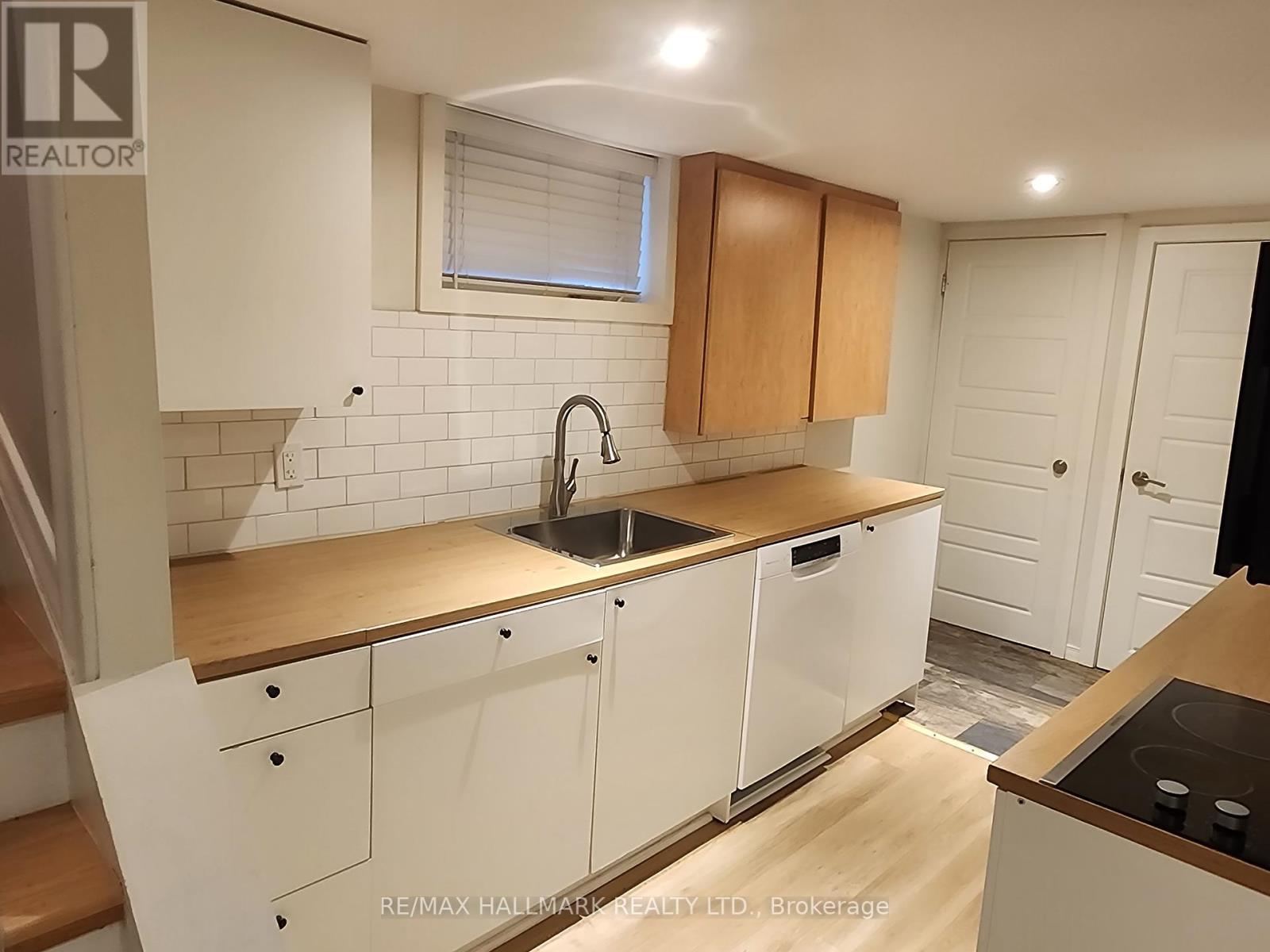 Lower - 96 Glen Davis Crescent, Toronto, ON - Indoor Photo Showing Kitchen