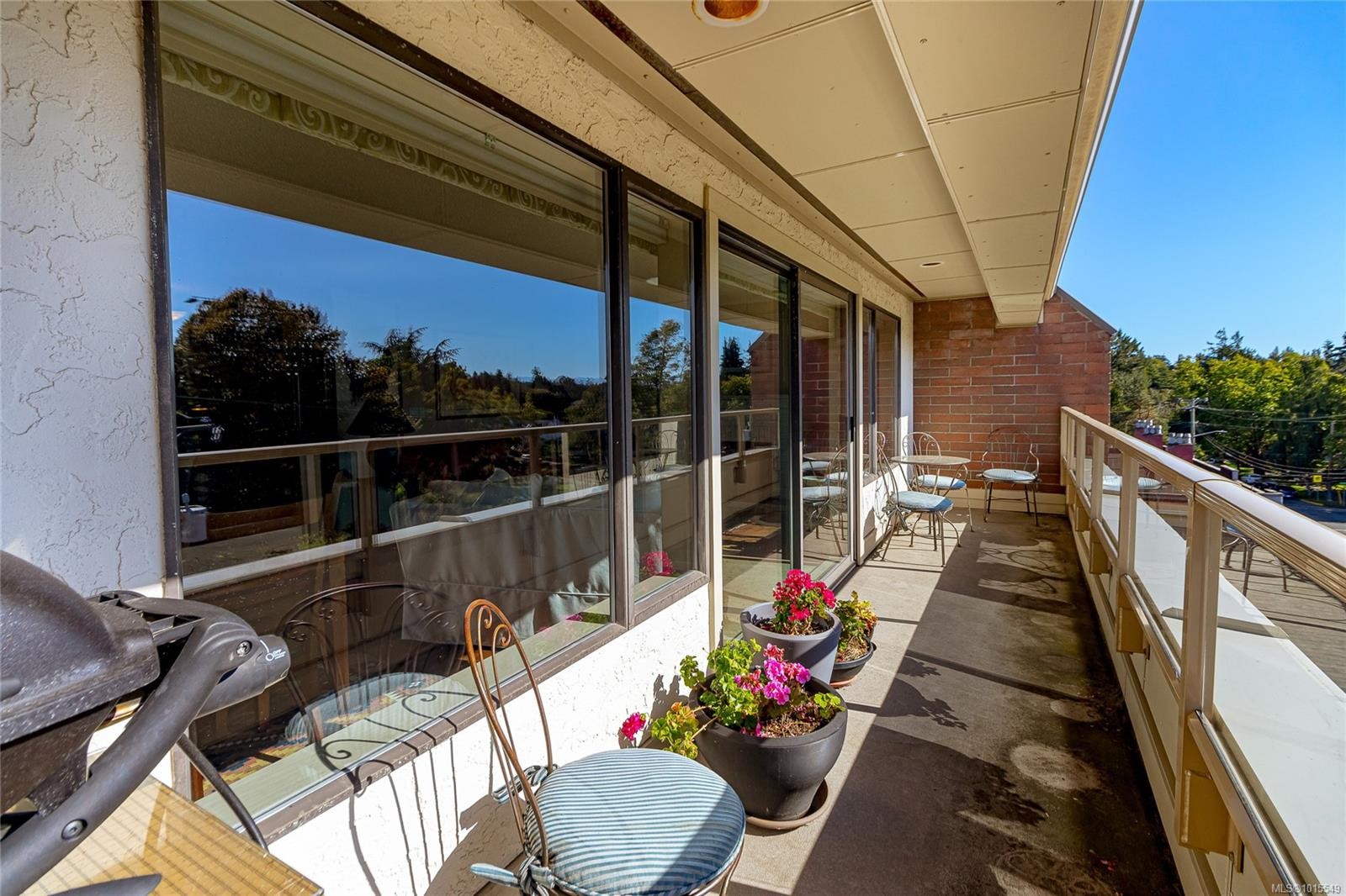503-1175 Newport Ave, Oak Bay, BC - Outdoor With Deck Patio Veranda With Exterior
