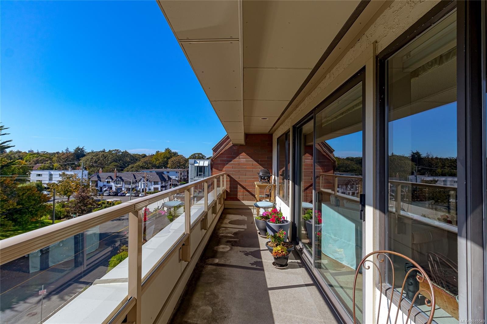 503-1175 Newport Ave, Oak Bay, BC - Outdoor With Exterior