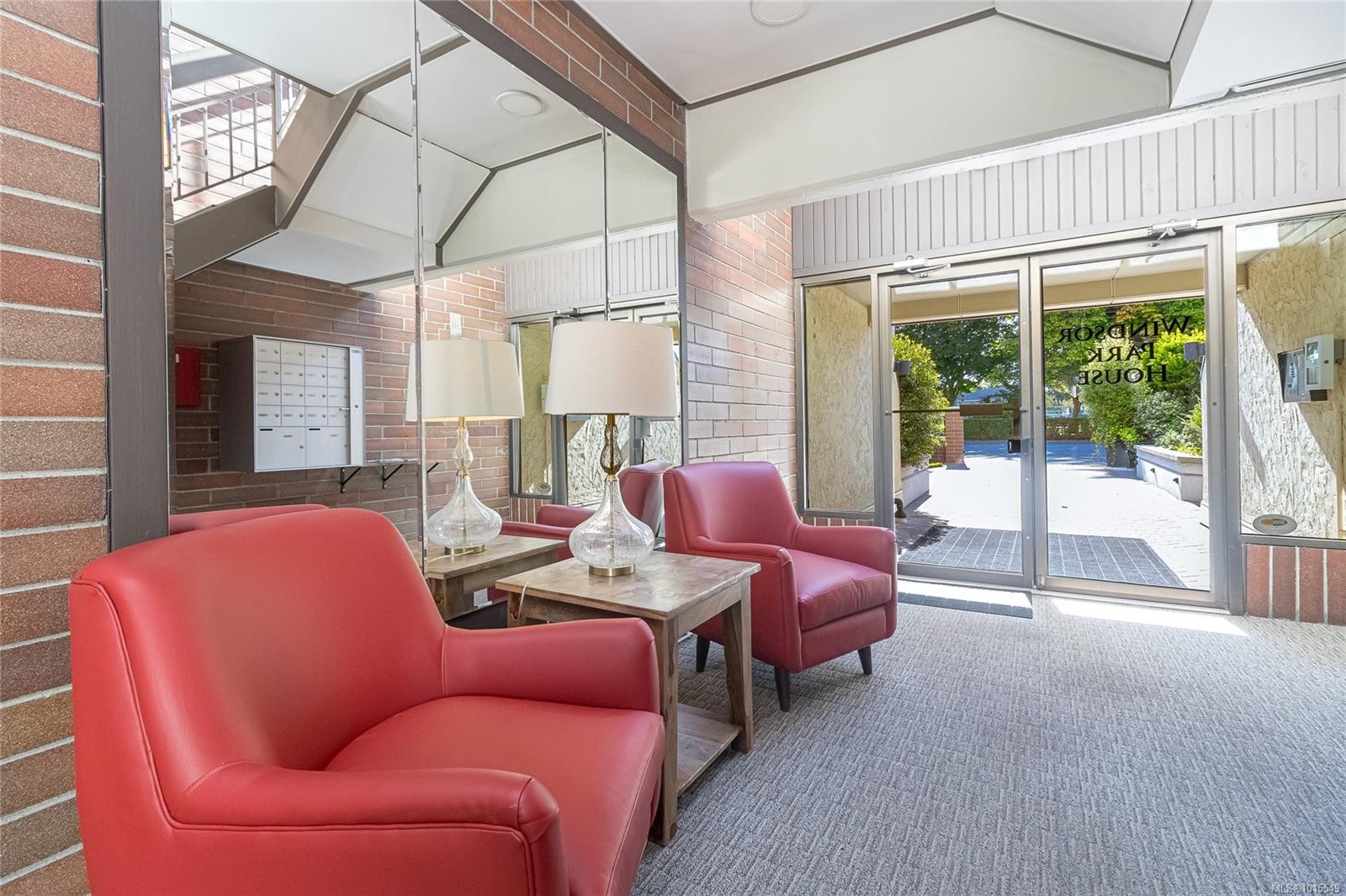 503-1175 Newport Ave, Oak Bay, BC - Indoor