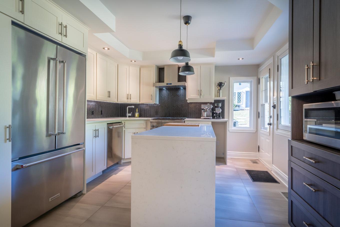 Kitchen - 1123 Ch. De La Montagne, Mont-Saint-Hilaire, QC - Indoor Photo Showing Kitchen