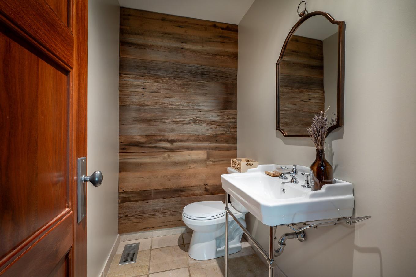 Powder room - 1123 Ch. De La Montagne, Mont-Saint-Hilaire, QC - Indoor Photo Showing Bathroom