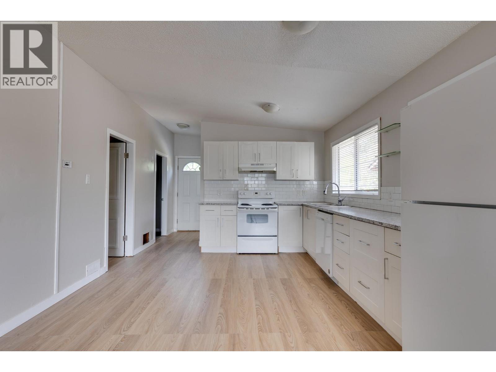 545 Ewert Street, Prince George, BC - Indoor Photo Showing Kitchen