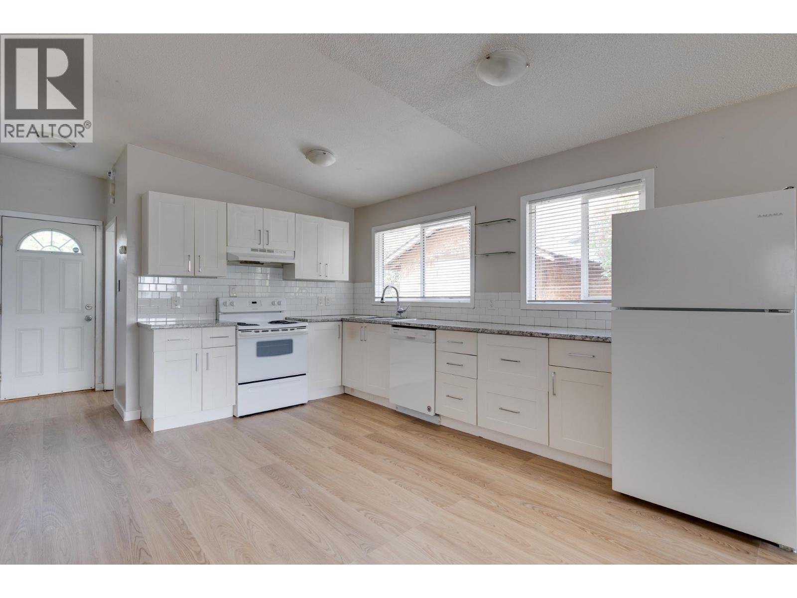 545 Ewert Street, Prince George, BC - Indoor Photo Showing Kitchen