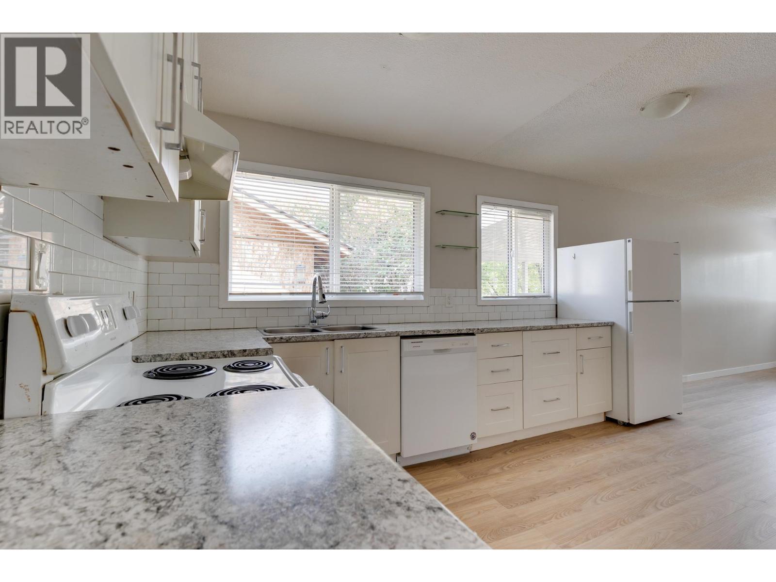 545 Ewert Street, Prince George, BC - Indoor Photo Showing Kitchen