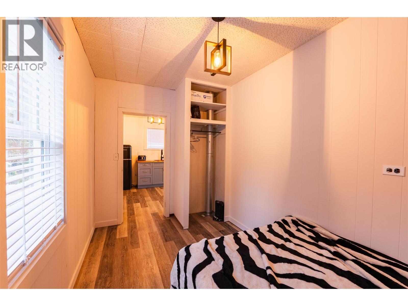 3230 3A Highway, Nelson, BC - Indoor Photo Showing Bedroom