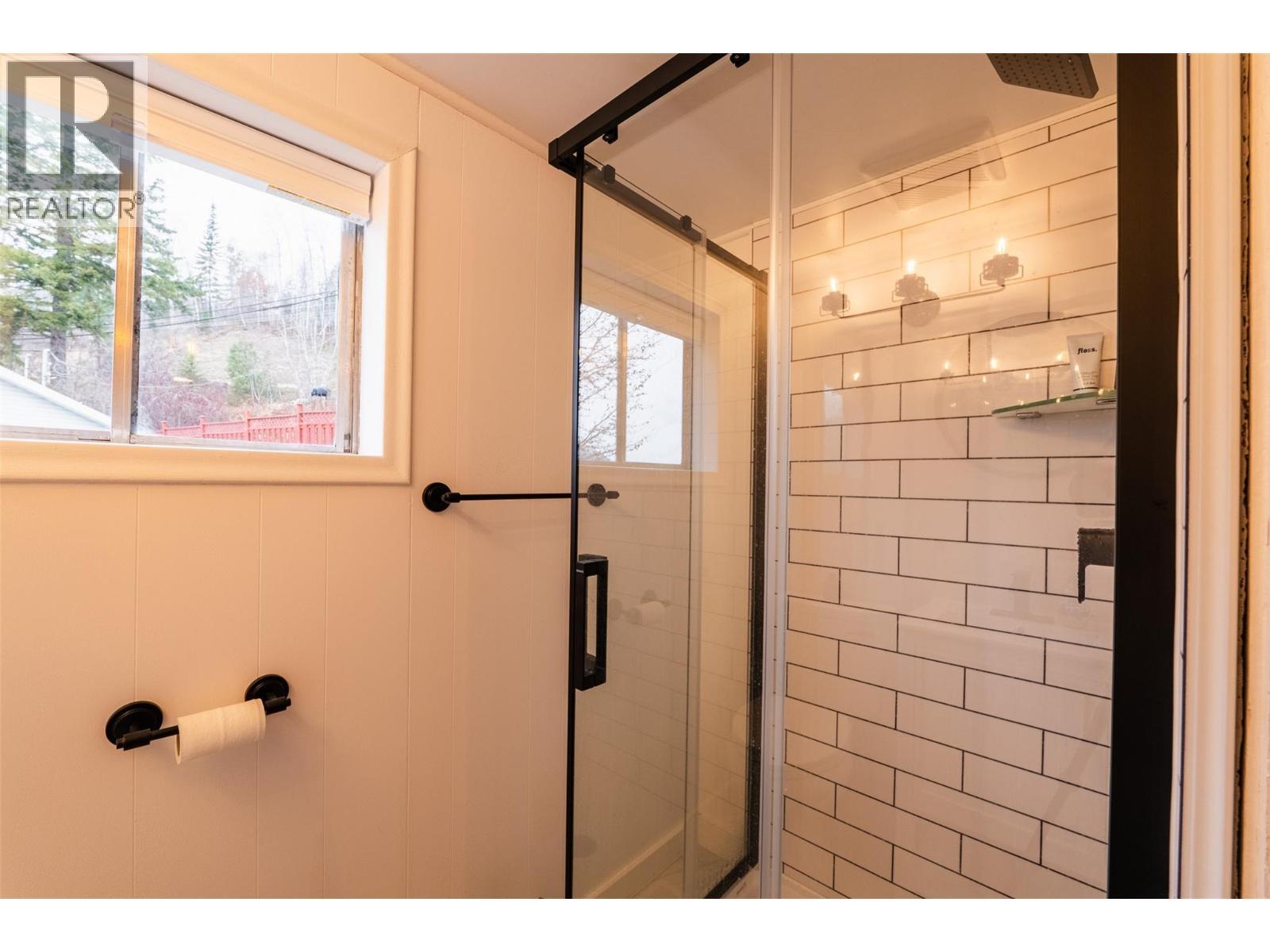 3230 3A Highway, Nelson, BC - Indoor Photo Showing Other Room