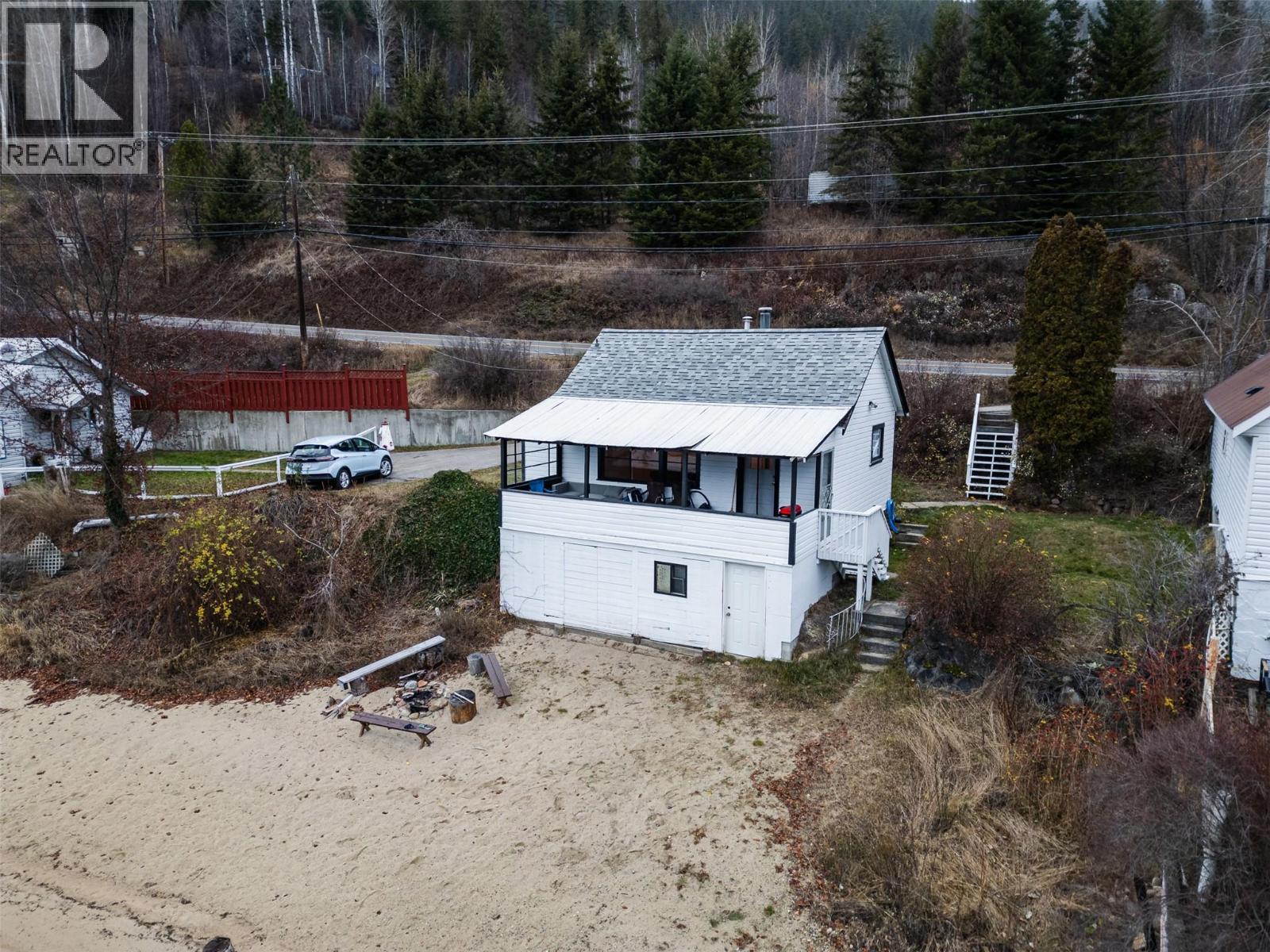 3230 3A Highway, Nelson, BC - Outdoor