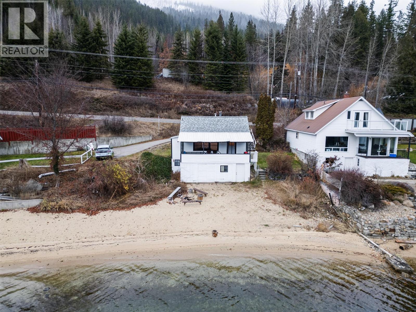 3230 3A Highway, Nelson, BC - Outdoor