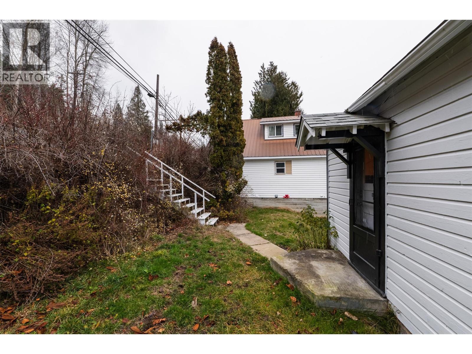 3230 3A Highway, Nelson, BC - Outdoor With Exterior