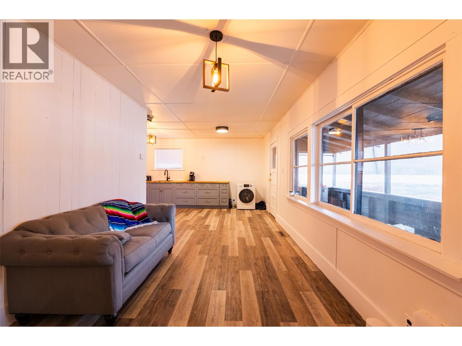 3230 3A Highway, Nelson, BC - Indoor Photo Showing Other Room