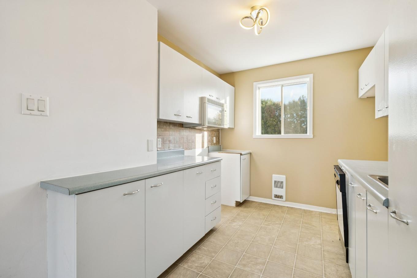 Kitchen - 3-180 37E Avenue, Saint-Zotique, QC - Indoor