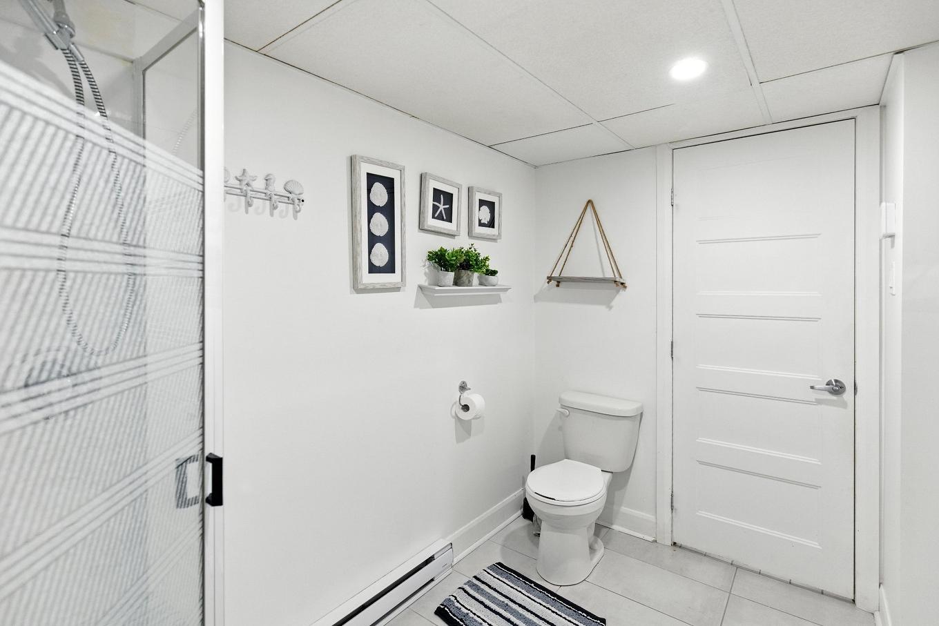 Bathroom - 1466 Rue Bernier, Saint-Jean-Sur-Richelieu, QC - Indoor Photo Showing Bathroom