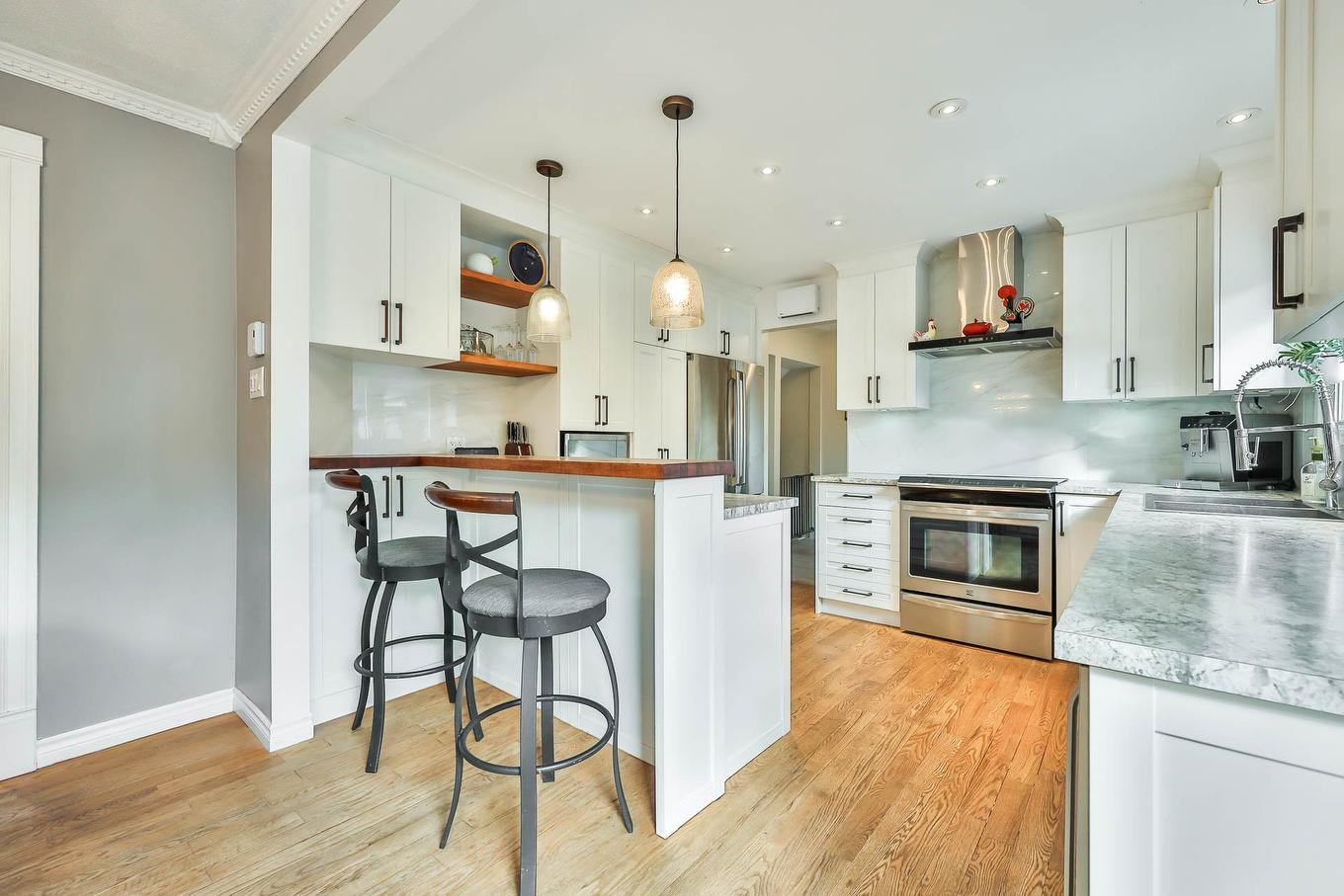 Kitchen - 229 Av. Du Vallon, Gatineau (Aylmer), QC - Indoor Photo Showing Kitchen With Upgraded Kitchen