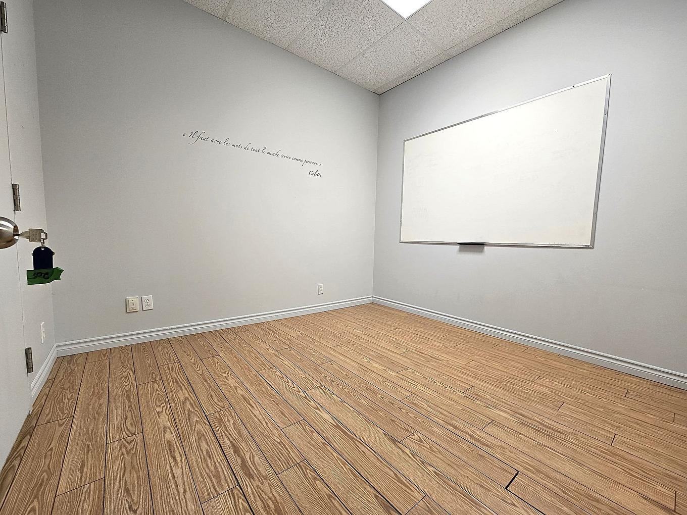 Office - 205-515 Boul. De La Concorde O., Laval (Laval-Des-Rapides), QC - Indoor Photo Showing Other Room